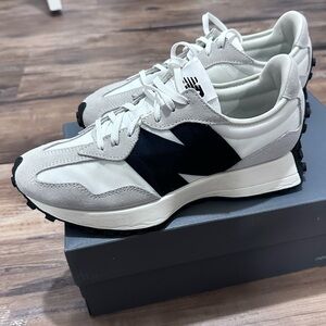 New Balance 327